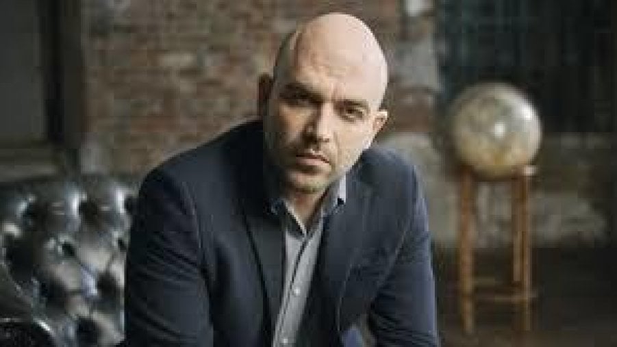 Verona, la dura replica di Saviano dopo la revoca della cittadinanza onoraria: 