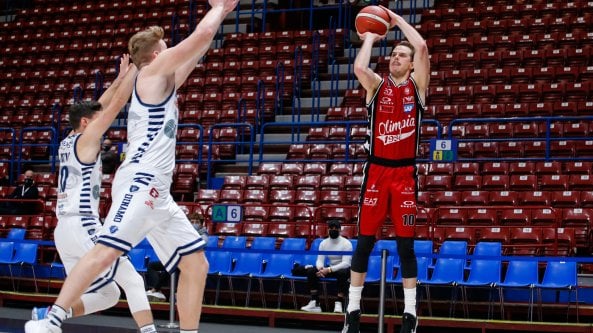 Basket, Serie A: Milano batte Sassari e si riprende la vetta solitaria, ok Virtus e Fortitudo Bologna
