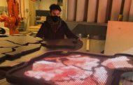 New York, un'installazione luminosa per mostrare gli effetti del Covid nella Grande Mela