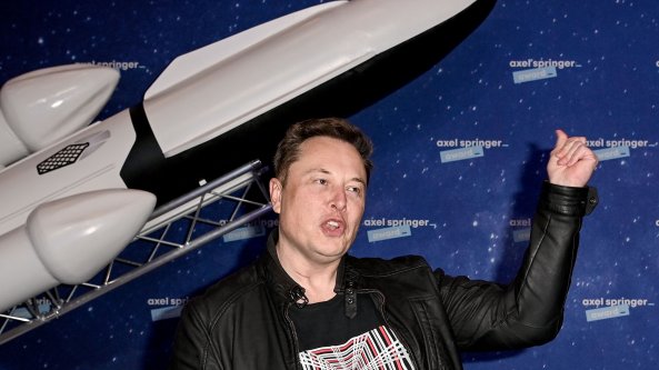 Elon Musk: “Vendo tutto. Mi tengo solo i capitali per una città su Marte”