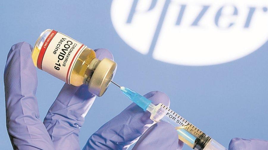 Vaccini anti Covid, via a sedicimila assunzioni. Subito bando per medici e infermieri