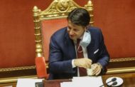 Covid, governo senza i numeri in Senato. Conte cambia il decreto Natale