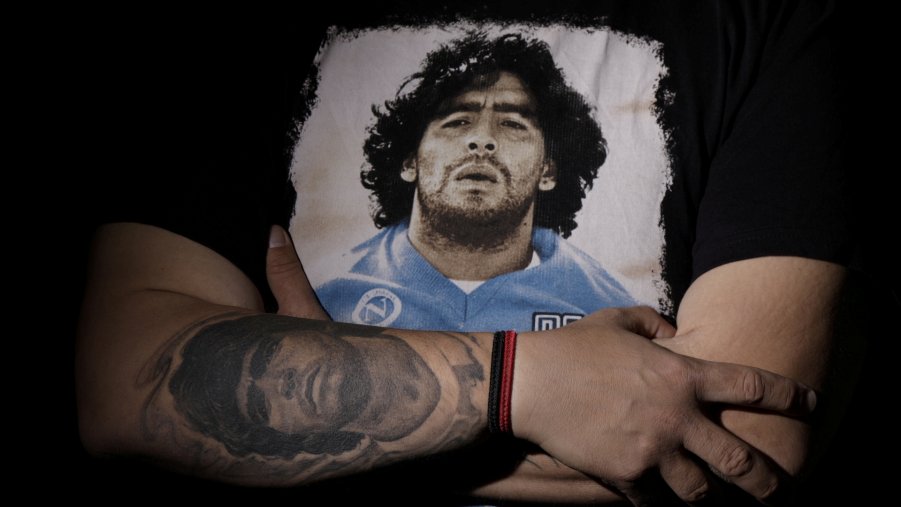 Maradona è morto nel sonno. I due medici indagati anche per abbandono di persona