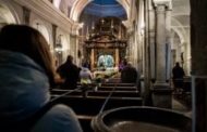 Oropa, il santuario che resiste: “Vicini ai fedeli anche via social”