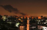 Aerei israeliani distruggono postazioni militari di Hamas: reazione dopo lancio di razzi