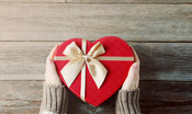Gli italiani spenderanno 2 mln per i regali di Natale personalizzati