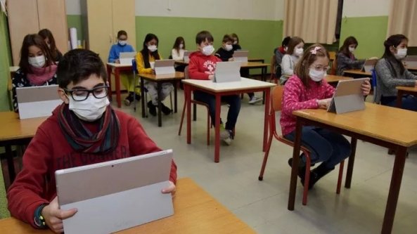 Settanta tablet a due scuole cittadine, il dono di Natale del Milan
