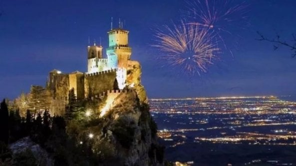 San Marino permette il Capodanno, Burioni: 