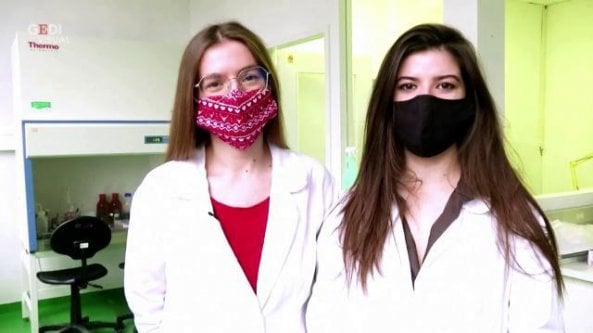 Nuovo mix di batteri mangiaplastica: biodegradano un imballaggio in sette settimane