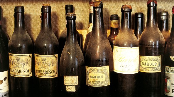 Barolo, Amarone, Chianti: le bottiglie doc e docg in pegno a Intesa in cambio di liquidità per superare la crisi Covid