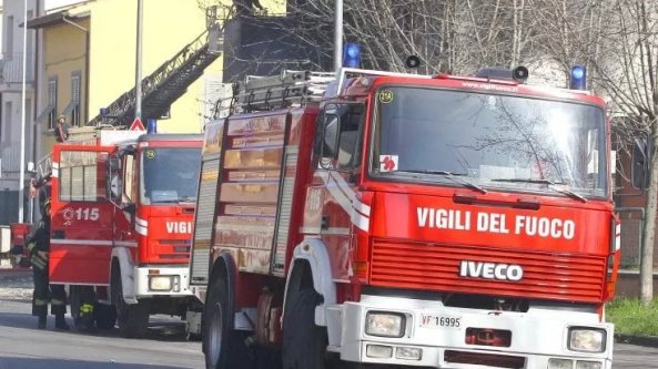 Firenze, in un incidente d'auto muore una ragazza di 22 anni
