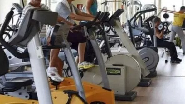 Napoli, si allenano in sei in palestra: intervengono i carabinieri