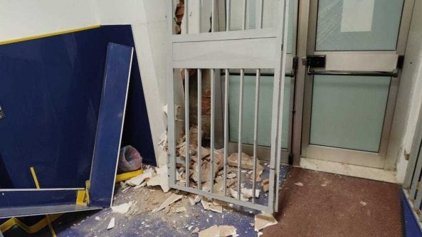 Pachino, notte di terrore: in tre assaltano il presidio territoriale di emergenza