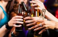 Un milione di ragazzi a rischio alcolismo: “Colpa del lockdown”