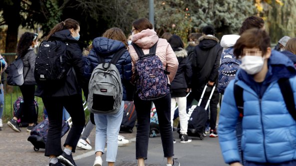 Scuola, il sindaco di Torre del Greco vieta didattica in presenza