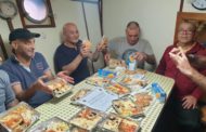 Mazara, i pescatori liberati arrivano al porto. L'urlo di gioia delle famiglie