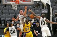 Basket, Nba: LeBron fa mille in fila in doppia cifra. Becky Hammon prima donna in panchina