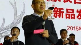 Da muratore a uomo più ricco d'Asia: l'ascesa di Zhong, il re dell'acqua minerale e dei vaccini