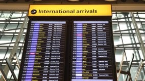 Viaggi dal Regno Unito, i diritti dei passeggeri: sì a rimborsi e voucher. In attesa dei voli di Stato