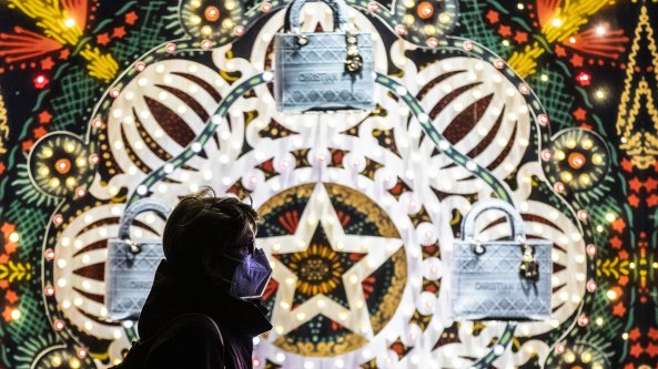 Il Natale povero dei commercianti di Roma:  meno regali sotto l’albero. 