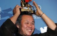 È morto Kim Ki-duk, regista di 'L'isola' e 'Ferro 3', per complicazioni da Covid19