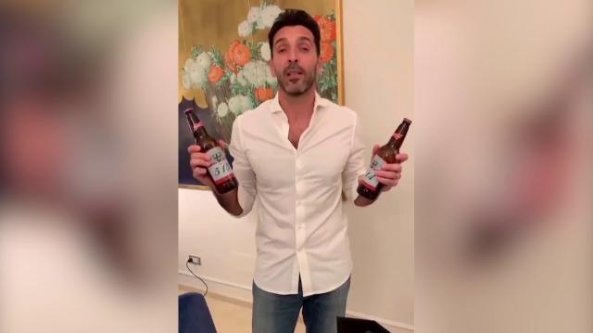 Buffon, birre in regalo da Messi: una per ogni gol subito