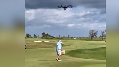 Pausa birra? Nel campo da golf di Michael Jordan la porta il drone