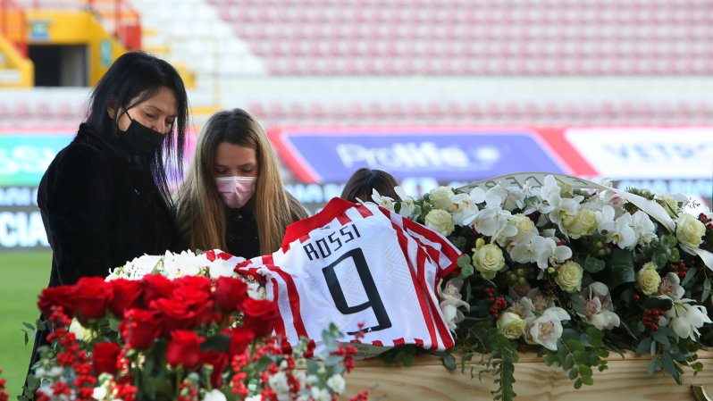 Furto in casa  di Paolo Rossi durante i funerali. La moglie: 