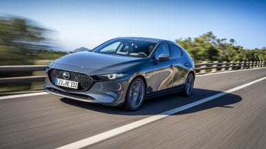 Mazda 3, l'offensiva ibrida