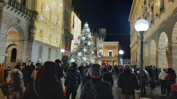 Il lockdown gentile del Veneto, dal centro transennato alla fuga in montagna