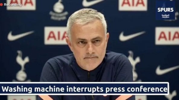Mourinho è interrotta da uno strano rumore: è la lavatrice di una giornalista