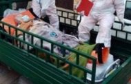 Crotone, vie troppo strette per l'ambulanza, donna soccorsa con l'Apecar. La figlia: 