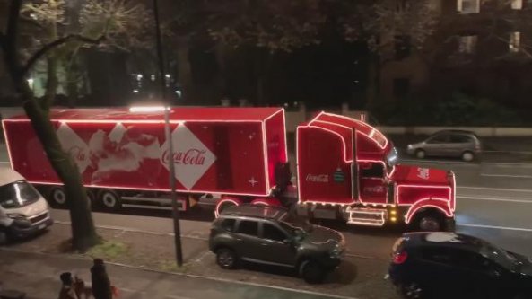 Dallo spot alla realtà: sulle strade italiane il camion del Natale Coca-Cola