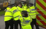 Gb, tensione a Manston: scontri tra camionisti e polizia