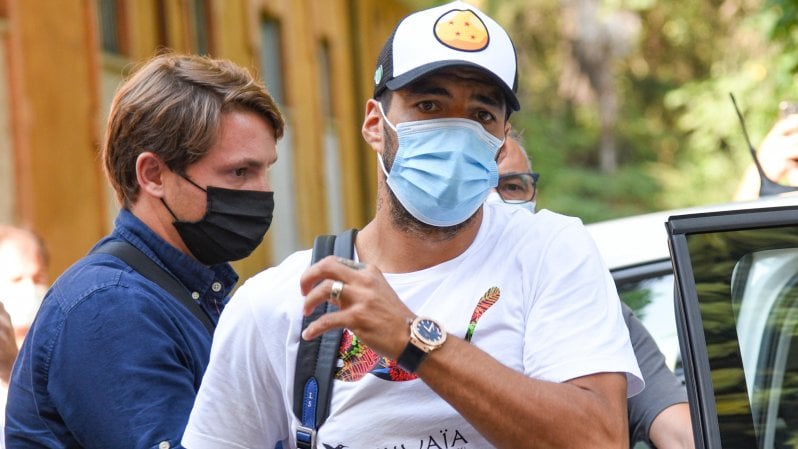 Suarez ammette davanti ai giudici di aver saputo le domande in anticipo