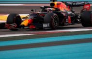 Formula 1, Abu Dhabi: pole position di Verstappen, male le Ferrari