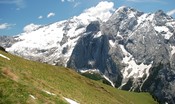 Una grande valanga si è staccata dal lato trentino della Marmolada