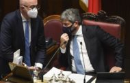Il domino delle poltrone: ecco come la candidatura di Fico a Napoli può dare il via al cambio di squadra nel governo