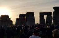 Stonehenge, niente folla al solstizio, English Heritage lo mostrerà online. L'appello: 