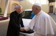 Vaticano, l'elemosiniere del Papa è positivo al Covid-19