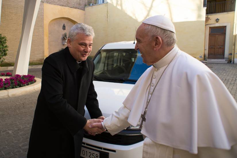 Vaticano, l'elemosiniere del Papa è positivo al Covid-19