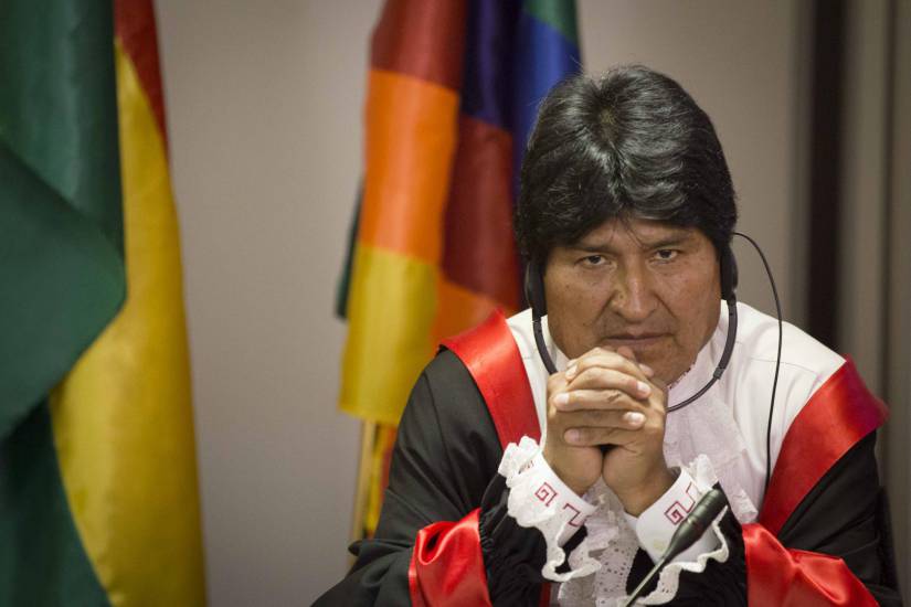 Il lascito di Morales un Paese in miseria con due bandiere