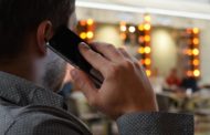 Conte adesso regala cellulari Arriva lo smartphone di Stato
