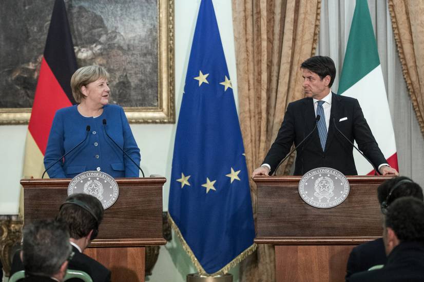 La telefonata Conte-Merkel: linea di fuoco per il governo