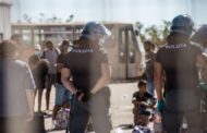 E adesso l'estrema sinistra vuol far votare gli immigrati
