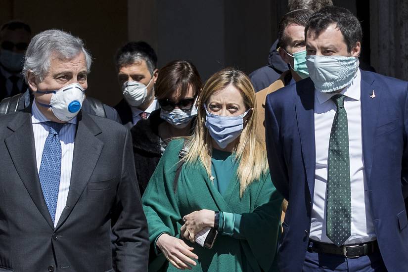 Il centrodestra si sfila. 