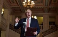 Brexit, Johnson blinda i confini: 
