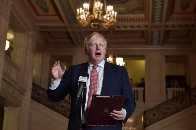 Brexit, Johnson blinda i confini: 