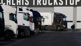 Dispacci  Il virus batte la Brexit: dove la Manica è un muro