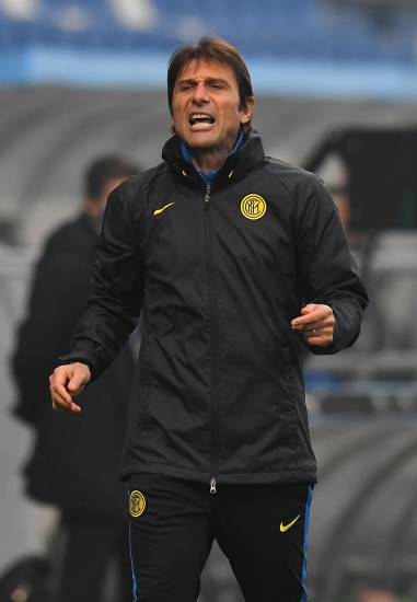 Il ballo dello scudetto. Milan sempre di corsa. Andamento lento Inter
